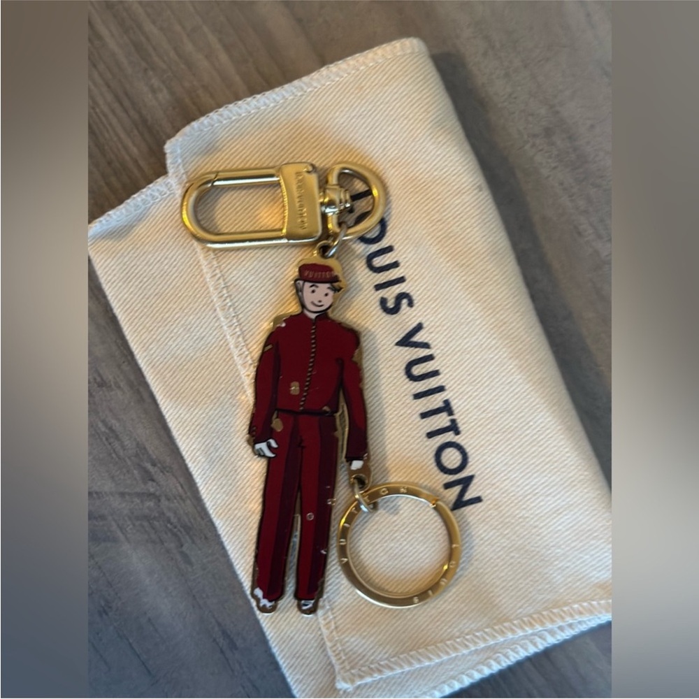 Louis Vuitton very rare Le Groom bag charm key ring - Picture 7 of 7
